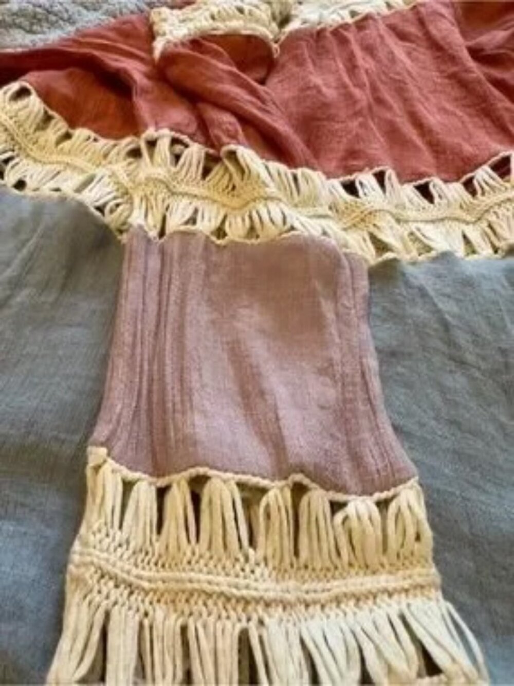 Boho Crochet Trim Colorblock Bell Sleeve Top Rust Gray Cream L - Picture 3 of 4